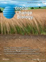 Spatial insurance against a heatwave differs between trophic levels in experimental aquatic communities